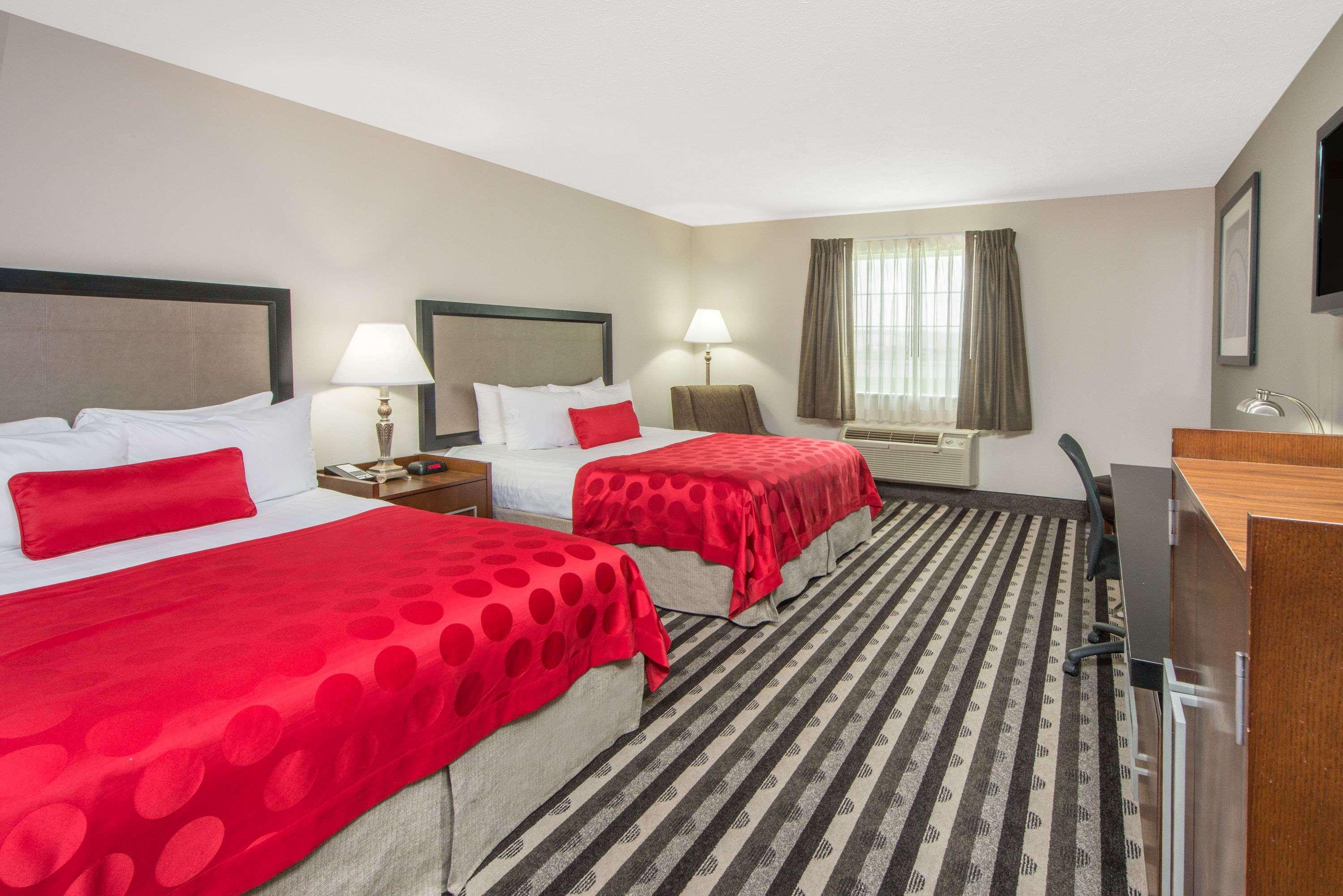 Ramada By Wyndham Springfield North Hotel Ngoại thất bức ảnh